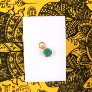 Thai Amulet – Naga Eye Ball (Extra Small). This Serpent stone bring Good Luck to the owner. Good Health & Mysterious powers. Repel fear or evil. Excellent for eyes vision. FREE: Amulet Box & 2pcs Lucky 4D Aikhai Joss-stick